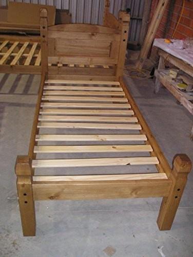 Bed in Solid Pine Wood Frame and Slatted Base for Comfort, Traditional Design, S DL Traditional