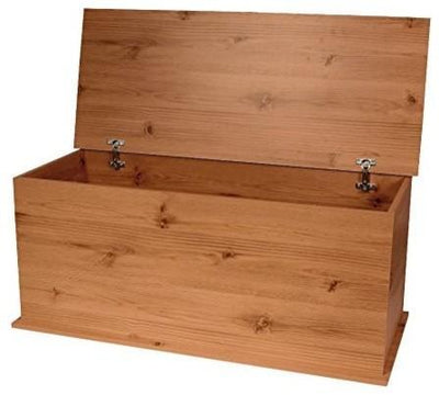 Storage Chest in Wood with Pine Effect and Hinged Lid, Traditional Style DL Traditional