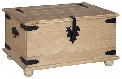 Traditional Storage Trunk in Solid Pine Wood with Black Metal Decorative Element